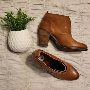 Luck Brand cognac leather bootie